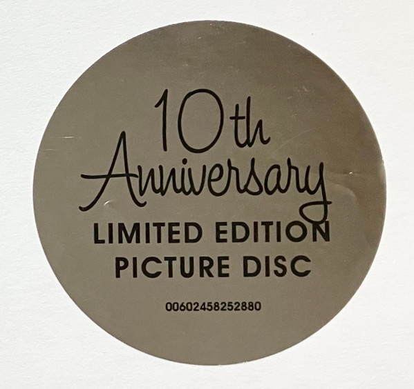 Ariana Grande - Yours Truly 10th Anniversary (2023) - Imagen 3